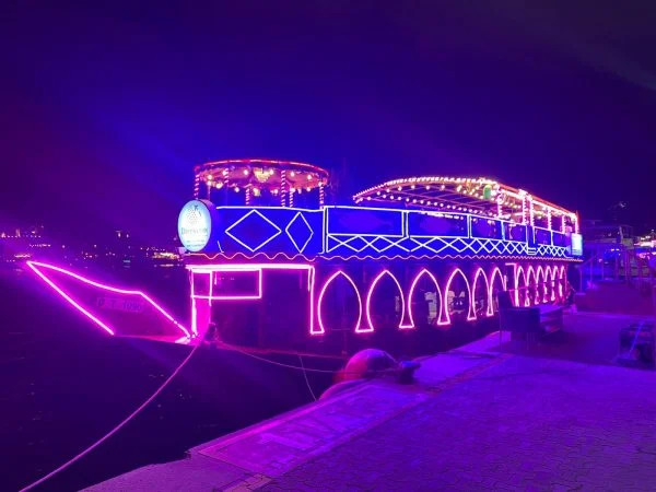 Valentines Day romantic dhow cruise on Deira Creek Dubai with candlelight dining